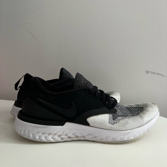 USED Nike Odyssey React 2 Flyknit FLR Running Womens 8.5 Shoes Sneakers - Picture 2 of 9